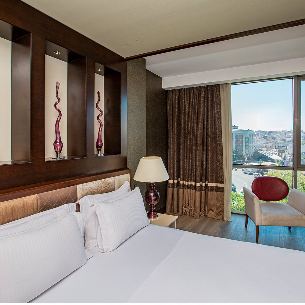 The Elysium Taksim Deluxe King odası