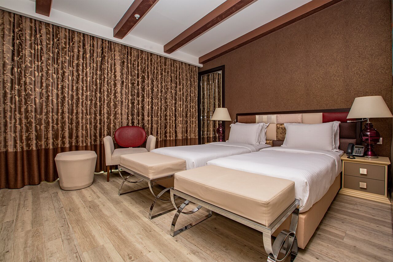 Deluxe Twin Oda iki ayrı yatak görünümü